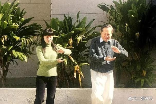 翁帆为什么嫁给杨振宁 杨振宁能和牛顿一档吗